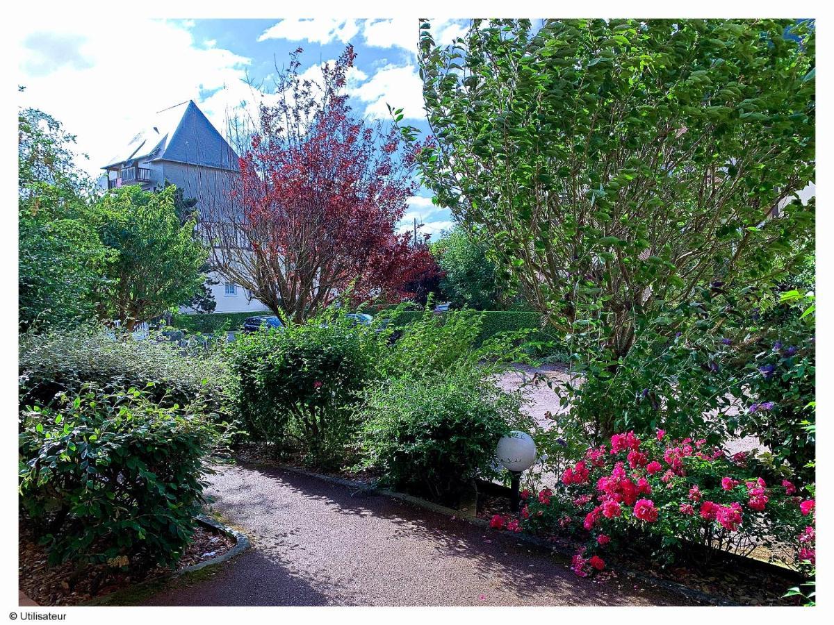 Cabourg, Appartement Plain Pied Avec Terrasse Acces Direct A La Plage Zewnętrze zdjęcie